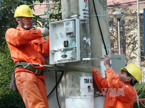 'Nóng' hóa đơn tiền điện tháng 4 tăng vọt 